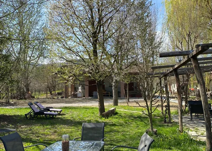 Viticcio Farmház La Morra